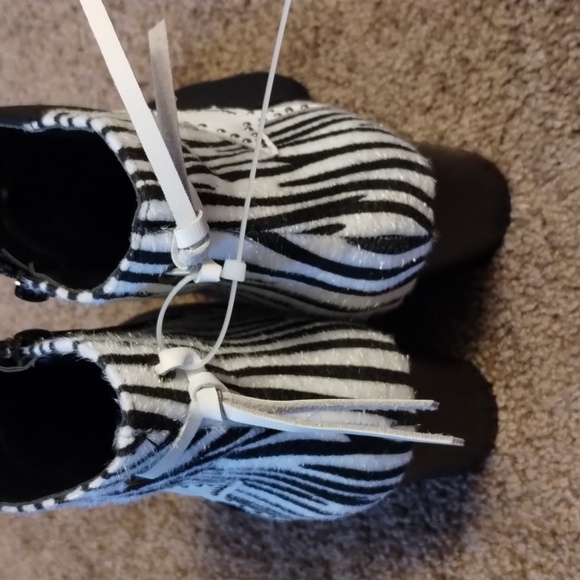 BRAND NEW WOMEN BOOTS SIZE 8 SIZE 9 - Picture 3 of 6